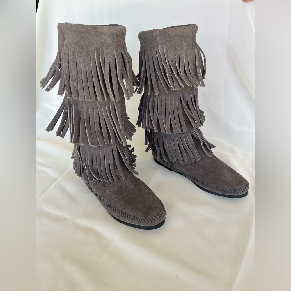 Minnetonka 3 Layer Fringe Boots in Grey